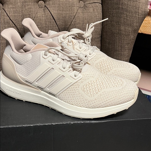 Adidas Ultradream DNABeige Athletic Sneakers men's 10.5 NWT